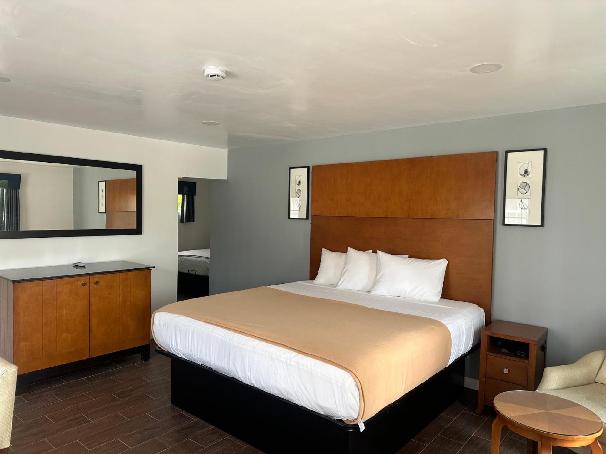 Oceanside Inn & Suites Εξωτερικό φωτογραφία