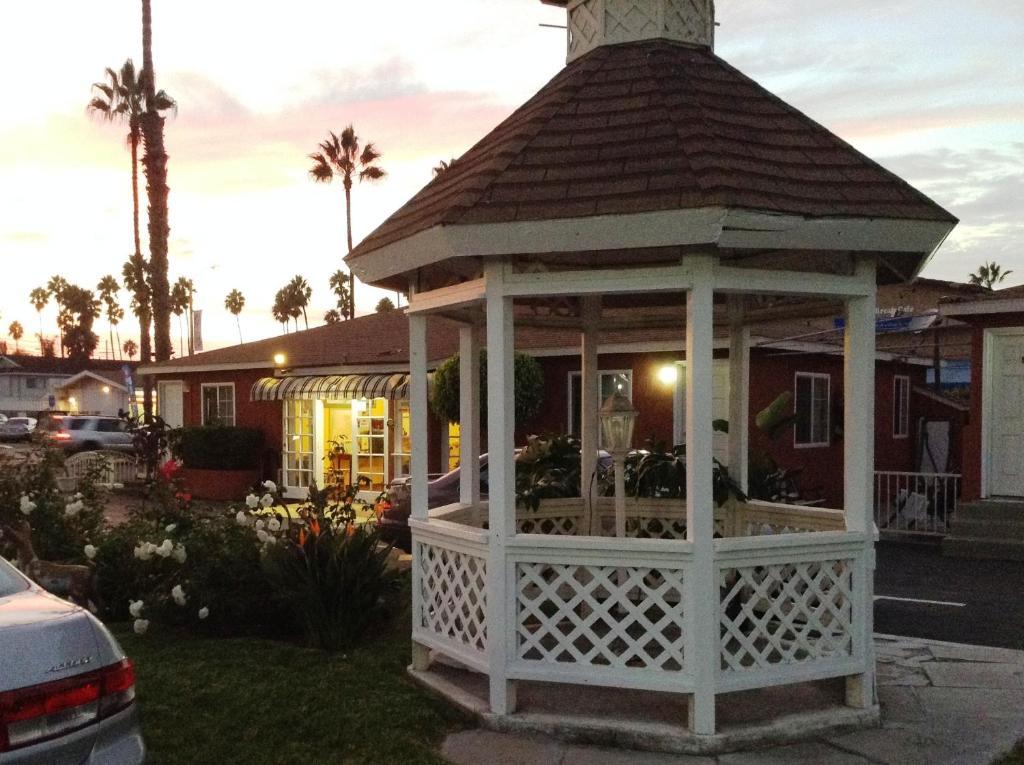 Oceanside Inn & Suites Εξωτερικό φωτογραφία