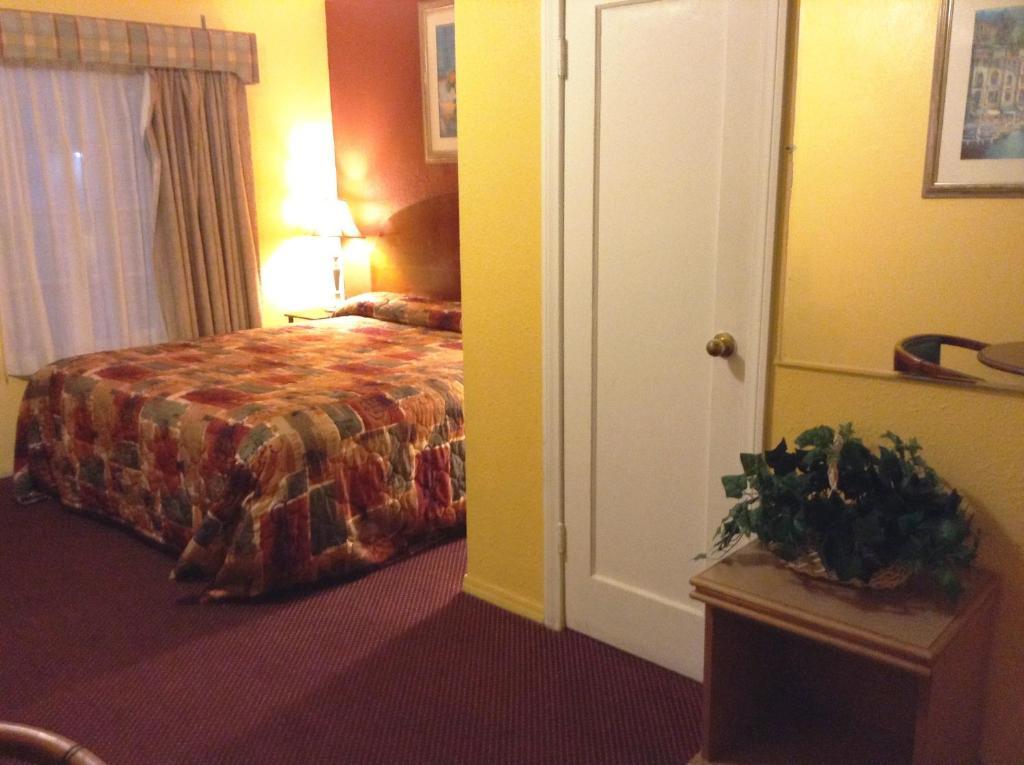 Oceanside Inn & Suites Δωμάτιο φωτογραφία