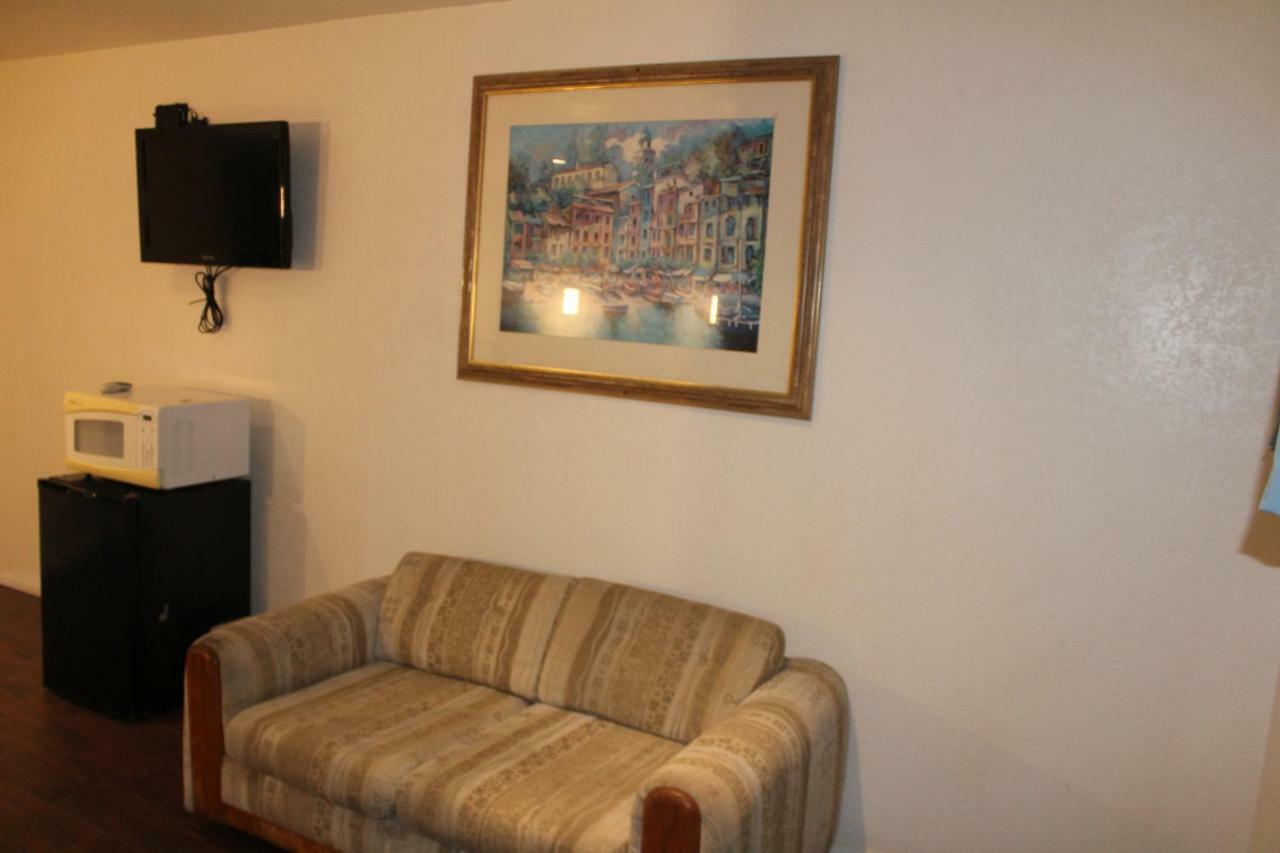 Oceanside Inn & Suites Εξωτερικό φωτογραφία